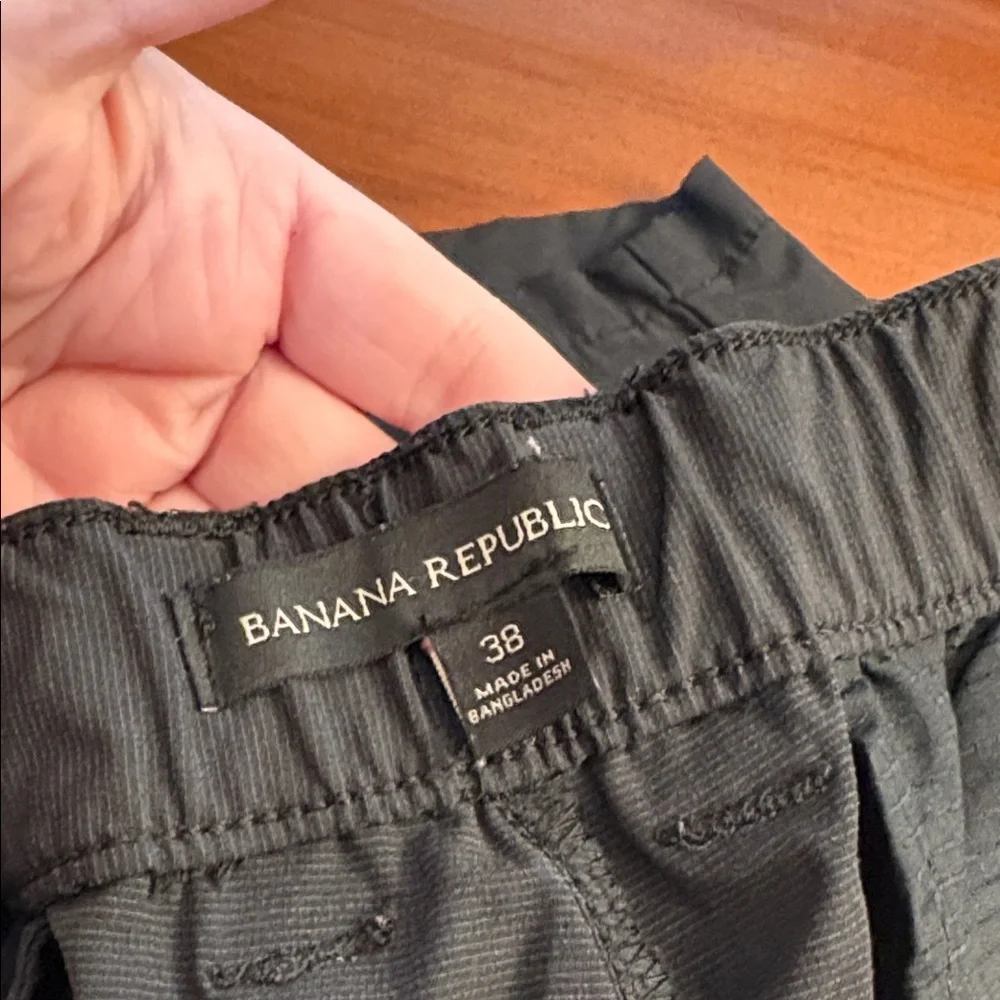 Banana Republic Black Flat Front Men Shorts size 38 waist-elastic - Picture 4 of 7